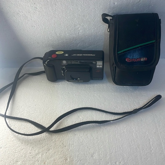 Minolta freedom 200 quartz date point & shoot 35mm film camera bag bundle tested - Picture 1 of 7